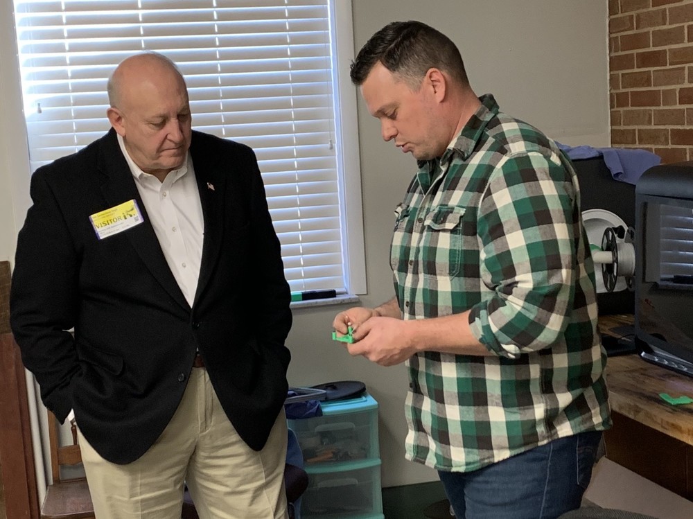 Rep. Dale Wright Tours SG R-II Schools