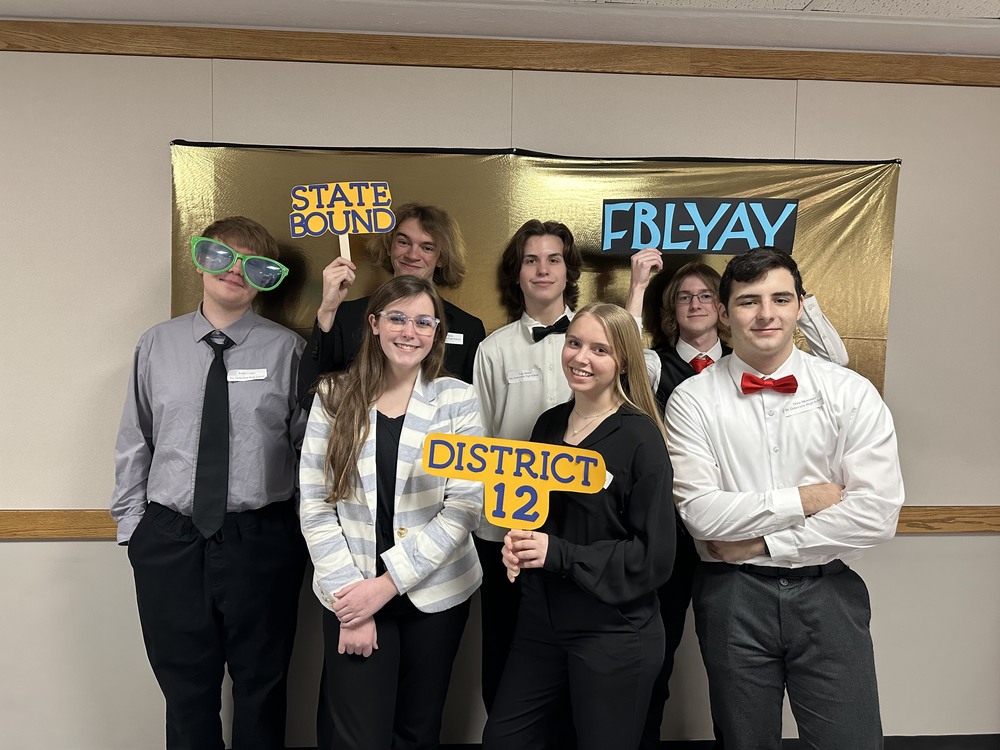 FBLA Students Find Success at District Leadership Competition  & Advance to State