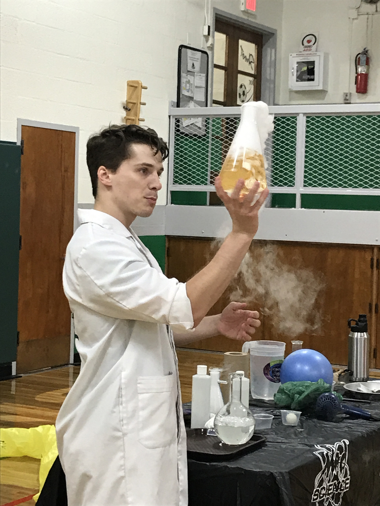 Mad Science Visits Ste. Genevieve Elementary