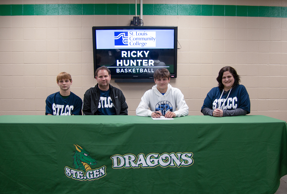 Ste. Genevieve High School Senior Ricky Hunter Signs with St. Louis Community College