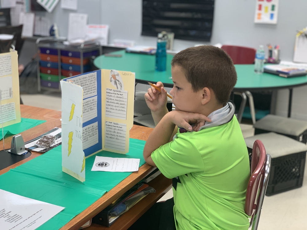 Bloomsdale Elementary Fifth Grade Students Hold First Book Tasting Event