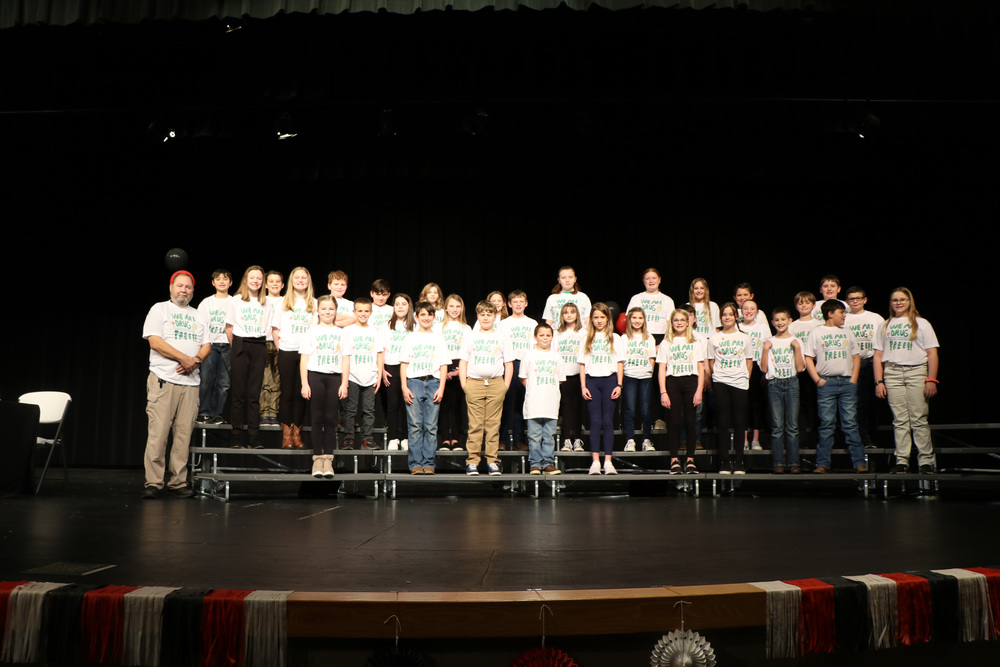 Bloomsdale Elementary Holds DARE Graduation STE. GENEVIEVE RII SCHOOL DISTRICT